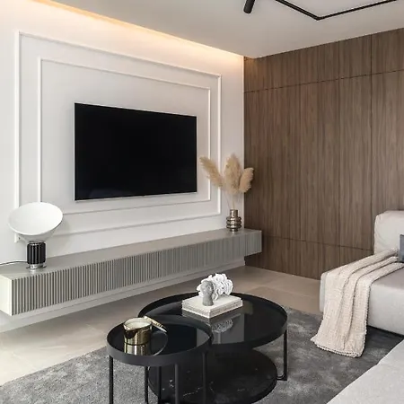 Ameli With Swimming Pool Apartment *