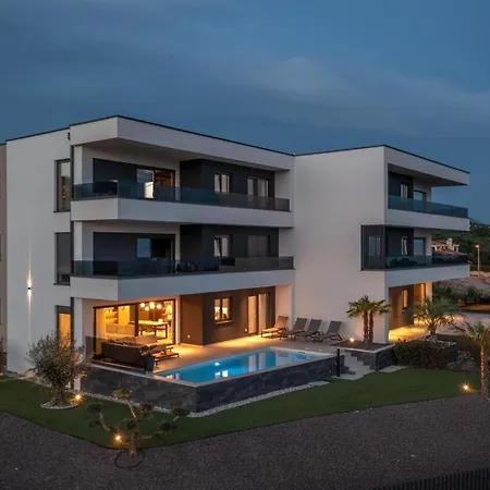 Ameli With Swimming Pool Apartment Rijeka